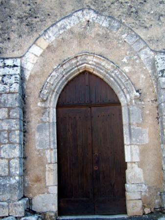 La porte ouest de l'église